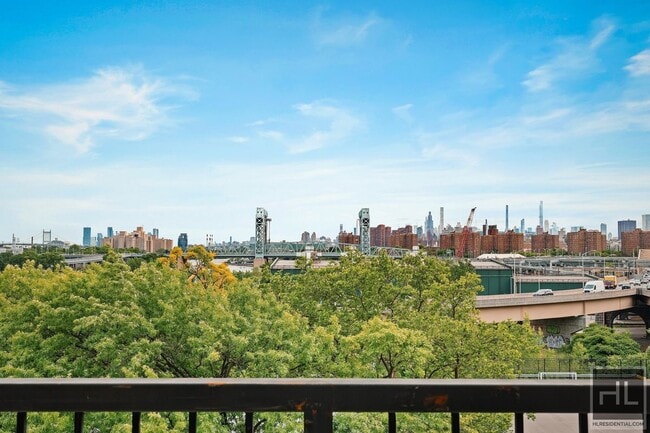 Building Photo - 91 Bruckner Blvd