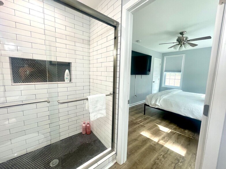 Building Photo - 285 Whitaker Cir NW