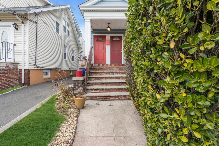 Building Photo - 181 Jacoby Street