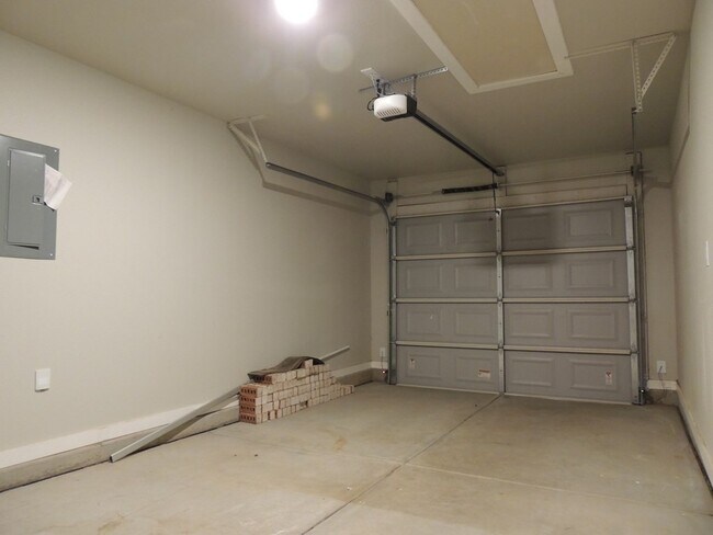 Building Photo - 1200 Cajun St