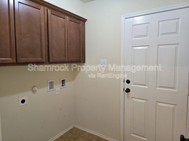 Building Photo - 6701 Tierra Dr