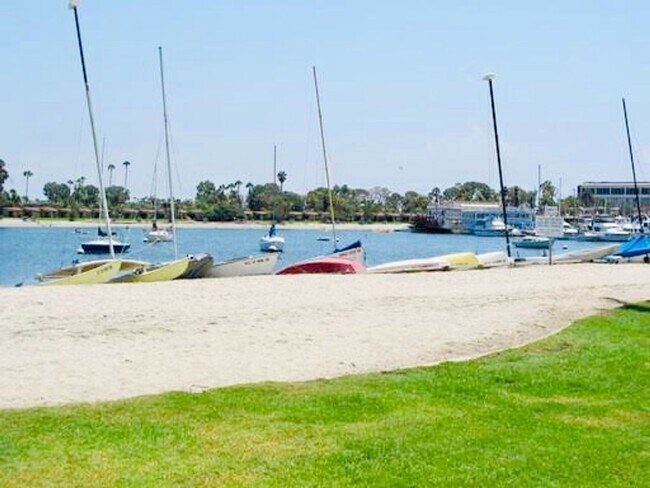 Building Photo - MISSION BEACH STUDIO APARTMENT WITH PARKIN...