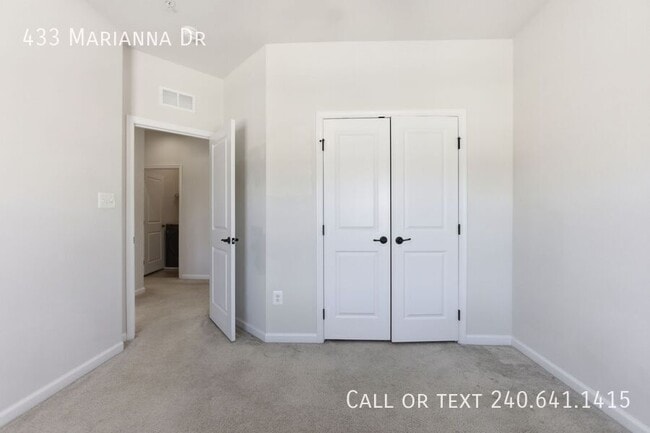 Building Photo - 433 Marianna Dr