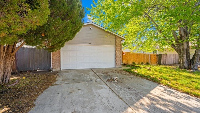 Building Photo - 580 Upton Dr
