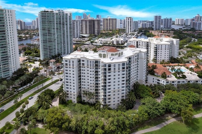 Building Photo - 20000 E Country Club Dr