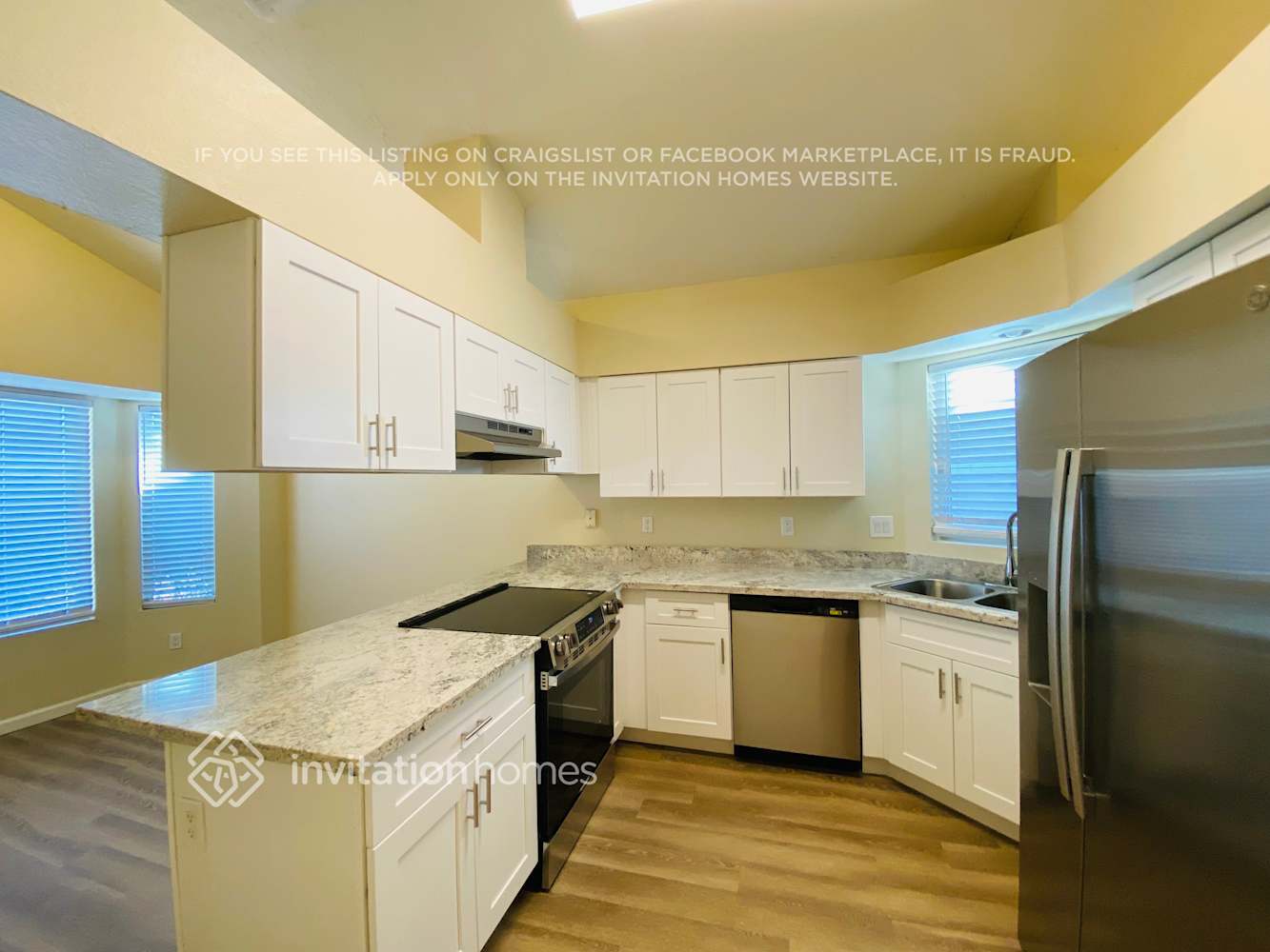 Building Photo - 1311 W Straford Dr