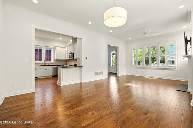 Building Photo - 8707 Featherbell Blvd