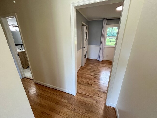 Building Photo - Gorgeous 3 bedroom, 2 bathroom brick home ...