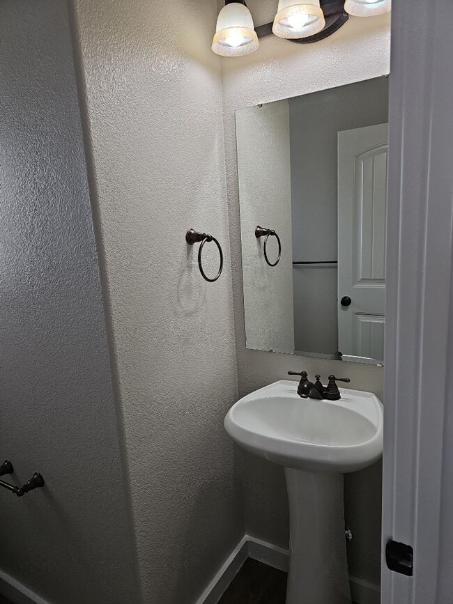 Building Photo - 6214 N Silver Elm Way