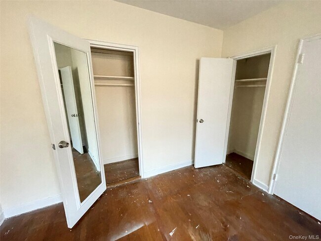 Building Photo - 141 E Hartsdale Ave