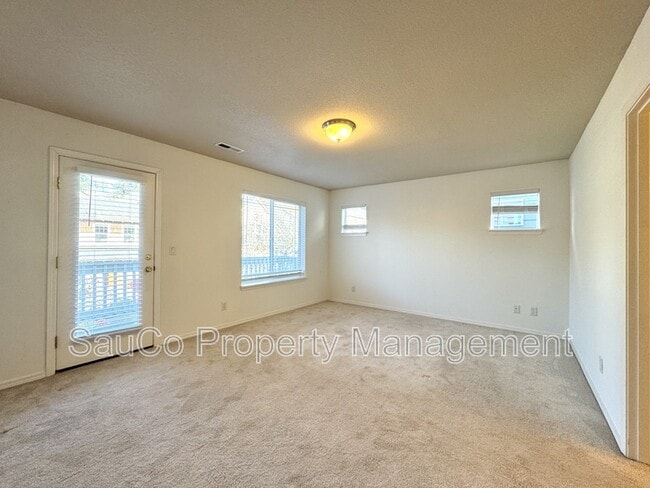 Building Photo - 11074 SW Washington St