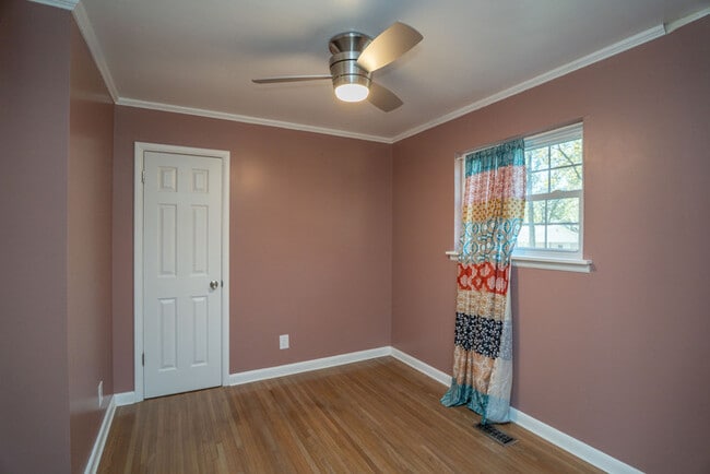 Building Photo - 6212 Pawnee Dr