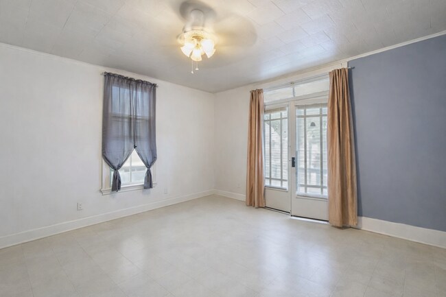 Building Photo - 708 East High St