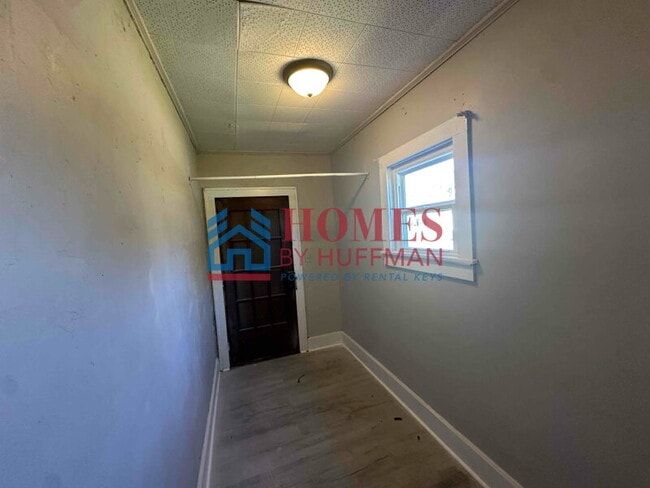 Building Photo - Two Bedroom House | Move in Ready | Deposi...