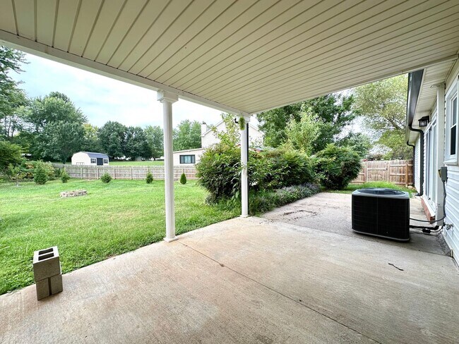 Building Photo - Stunning Single-Family Home with Plenty of...