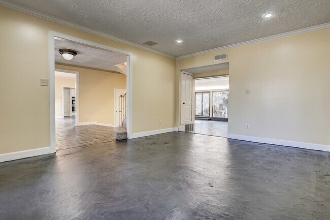 Building Photo - 5203 Braesvalley Dr