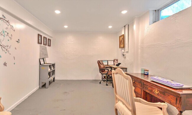 Building Photo - 3BR Jackson Home Available Now