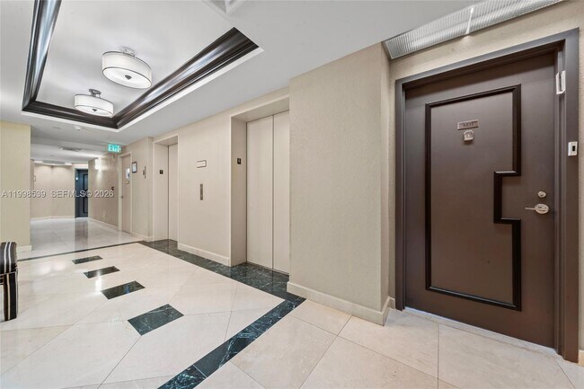 Building Photo - 3598 Yacht Club Dr