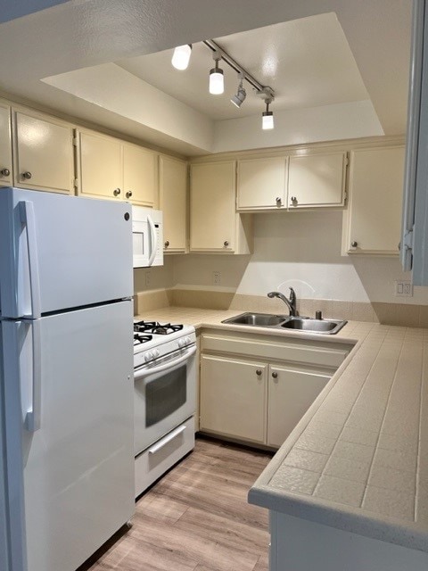 Building Photo - 2425 Purdue Ave