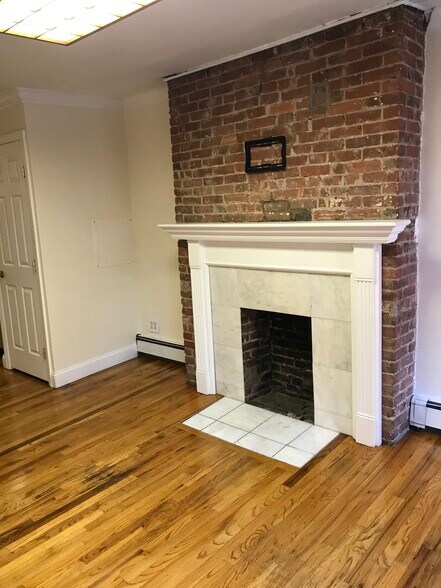 Building Photo - 379 1st Ave