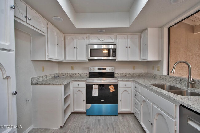 Building Photo - 5711 Mira Grande Dr