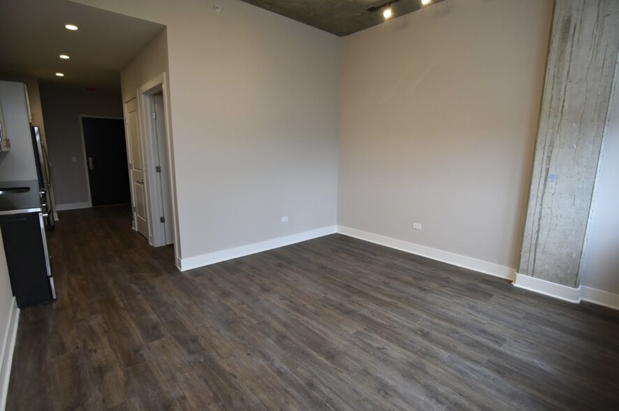Building Photo - 3804 N Broadway St