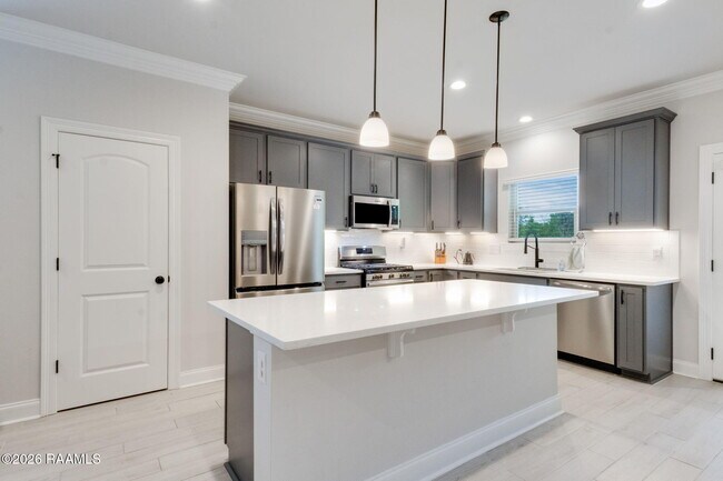 Building Photo - 106 Virtuous St