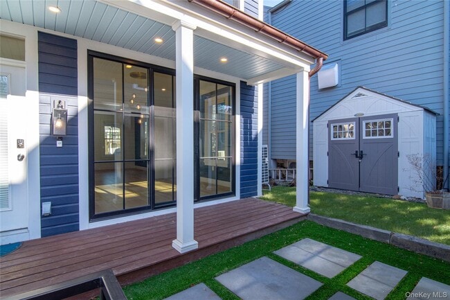 Building Photo - 126 Main St