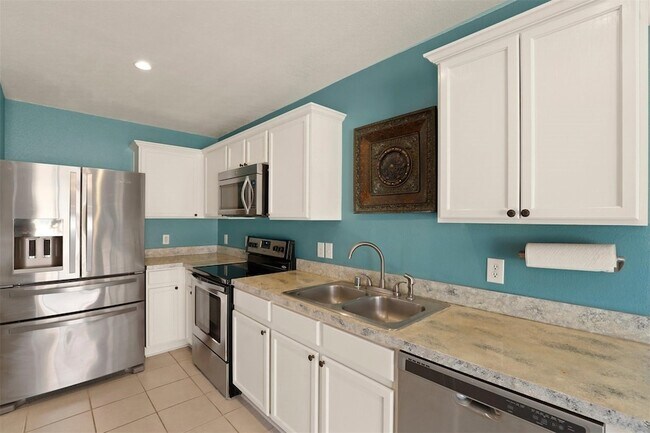 Building Photo - 2201 Tailburton Ct