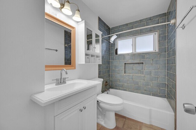 Building Photo - $2,095.95 with $300 off the first month's Rent - 4 Bedrooms, 2 Bathrooms, Single Family Home in C...