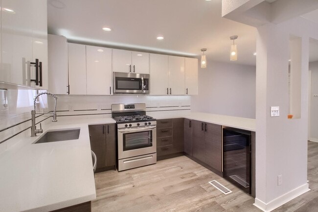Building Photo - Modern Elegance in Denver: Recently Renovated 2BR/1BA Gem with Detached Garage and Fenced Yard!