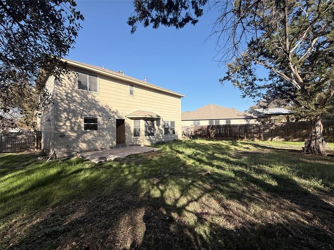 Building Photo - 1713 Primrose Ln