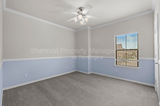 Building Photo - 2919 Royal Oaks Grove