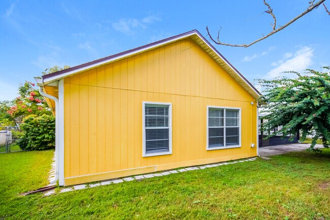 Building Photo - Spacious 3 Bedroom Kissimmee Home