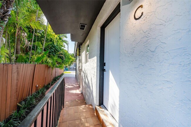 Building Photo - 3321 NW 19th Terrace