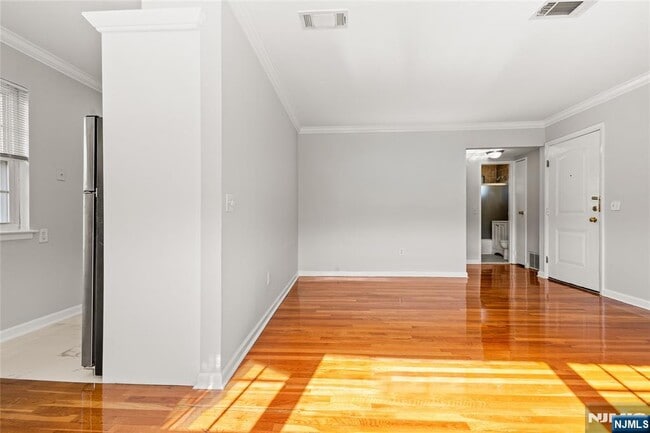 Building Photo - 250 Franklin Turnpike