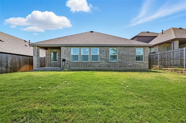 Building Photo - 3000 Llano Rd