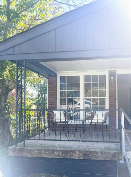 Building Photo - 1821 Hermosa St