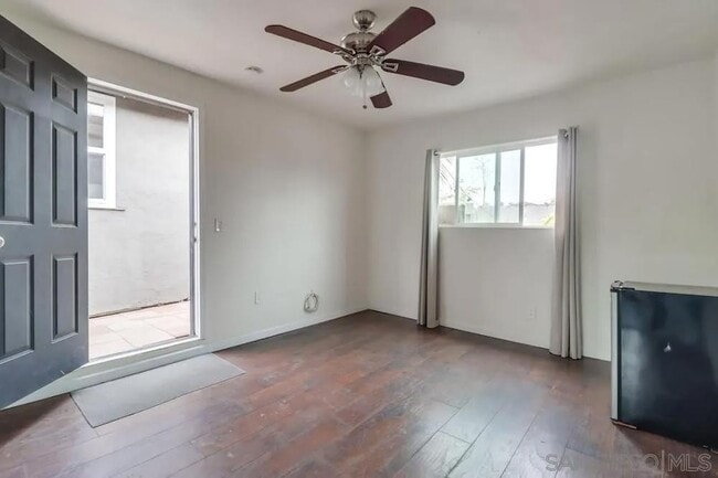 Building Photo - 3891 Superba St