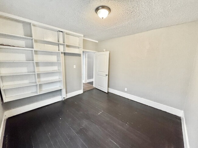 Building Photo - 3338 Coleman Ave