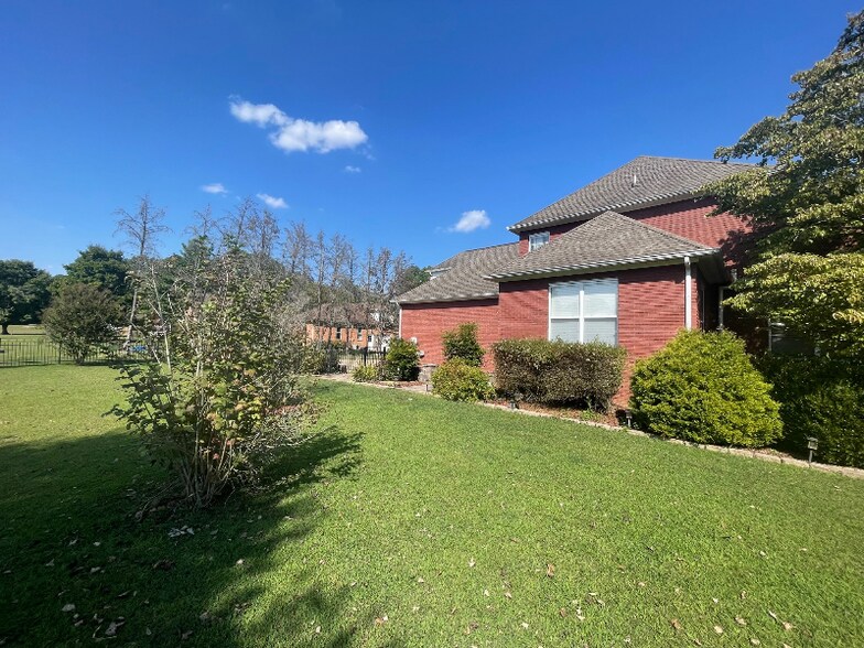 Building Photo - 973 Rip Steele Rd