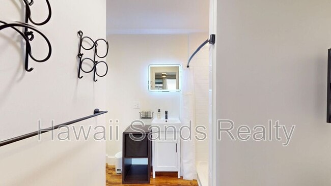 Building Photo - 4566 Sierra Dr