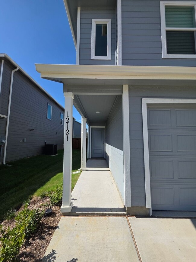 Building Photo - 12121 Morgan Dr