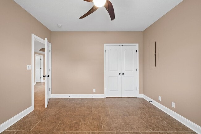 Building Photo - Spacious 4-Bedroom Home with Dual Living A...