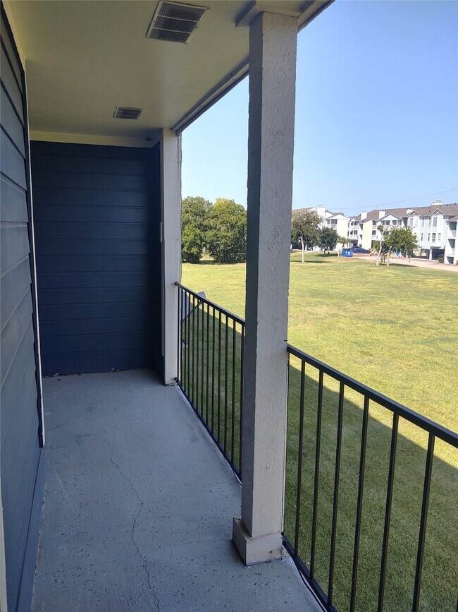 Building Photo - 18519 Egret Bay Blvd