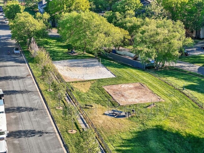 Building Photo - 2817 Summergrove Ct