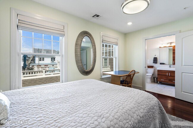 Building Photo - 807 Ocean Ave