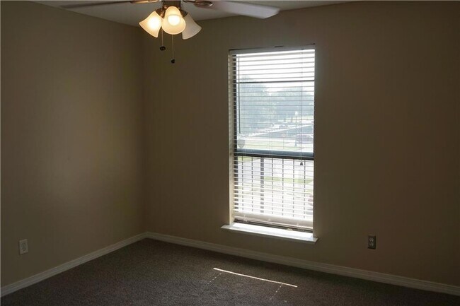 Building Photo - 1444 Carrollton Ave