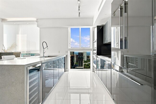 Building Photo - 1080 Brickell Ave