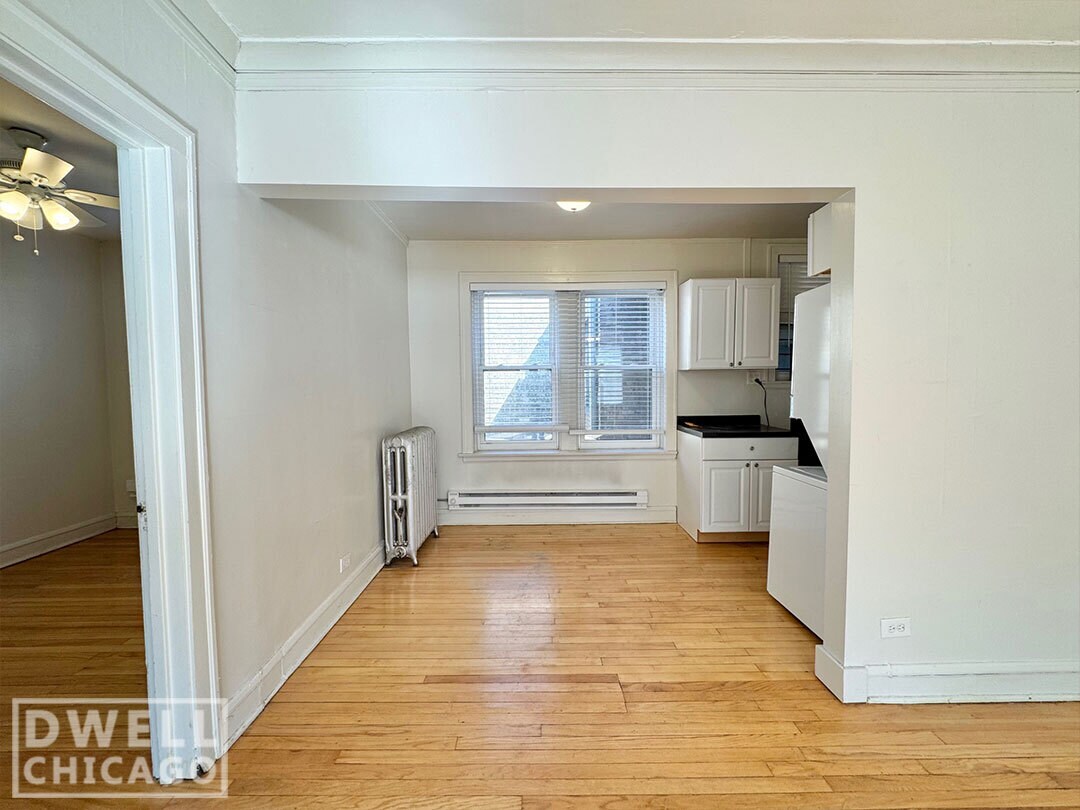 Building Photo - 4208 N Clark St